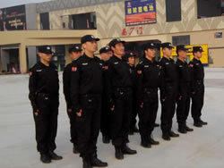 深寶華的專業(yè)服務(wù)為我們廣場(chǎng)的順利運(yùn)營(yíng)提供了安全保障！